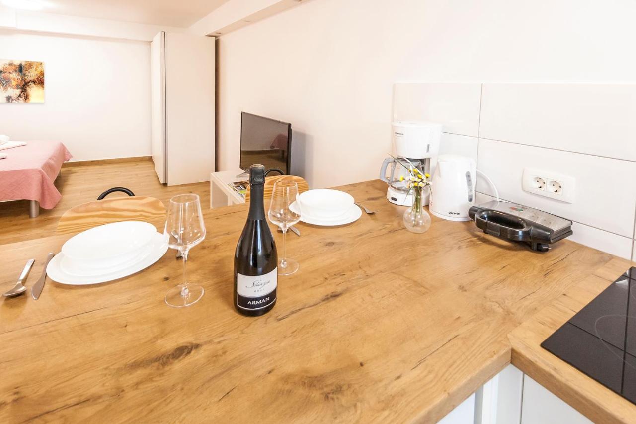 Studio & Apartment 'The Roots Apartments' Near Pula, Istria, Croatia Εξωτερικό φωτογραφία