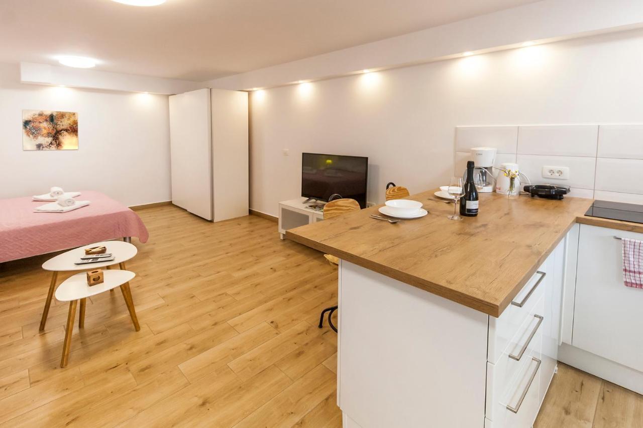 Studio & Apartment 'The Roots Apartments' Near Pula, Istria, Croatia Εξωτερικό φωτογραφία