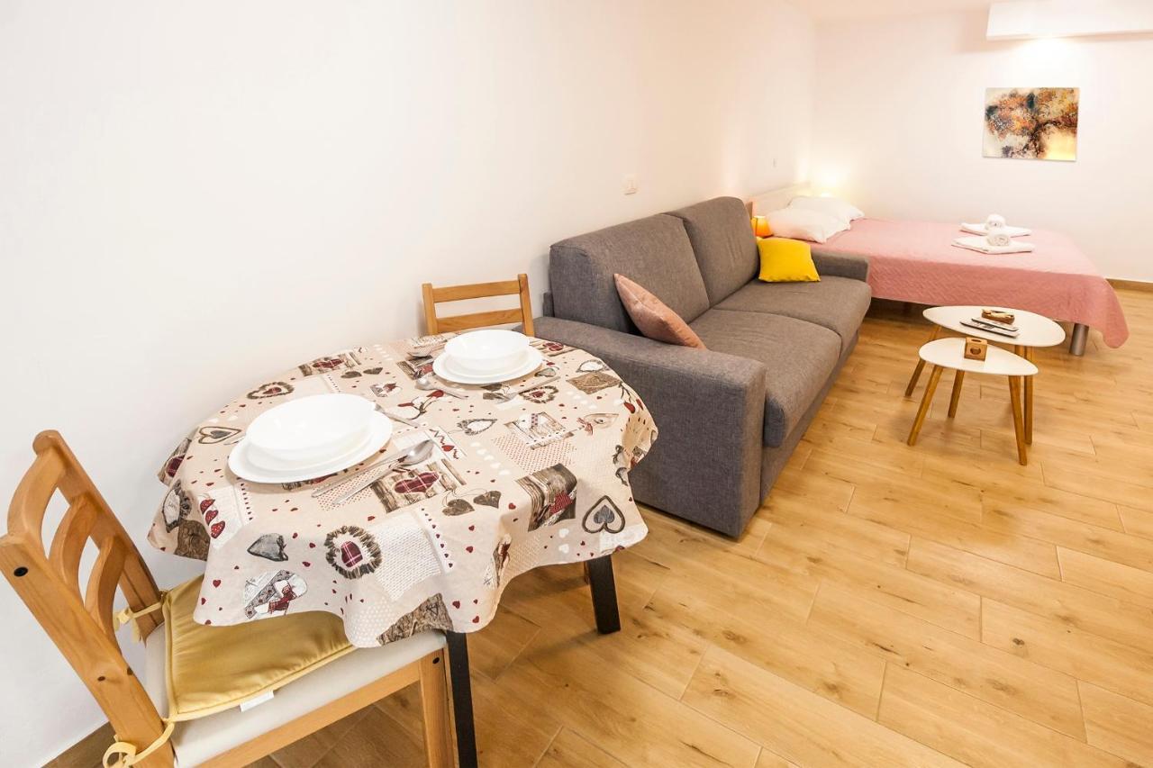 Studio & Apartment 'The Roots Apartments' Near Pula, Istria, Croatia Εξωτερικό φωτογραφία