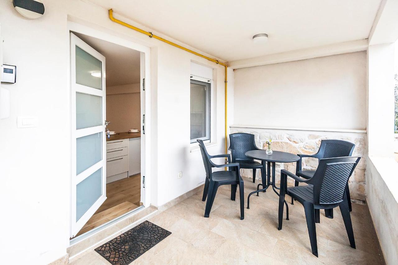 Studio & Apartment 'The Roots Apartments' Near Pula, Istria, Croatia Εξωτερικό φωτογραφία